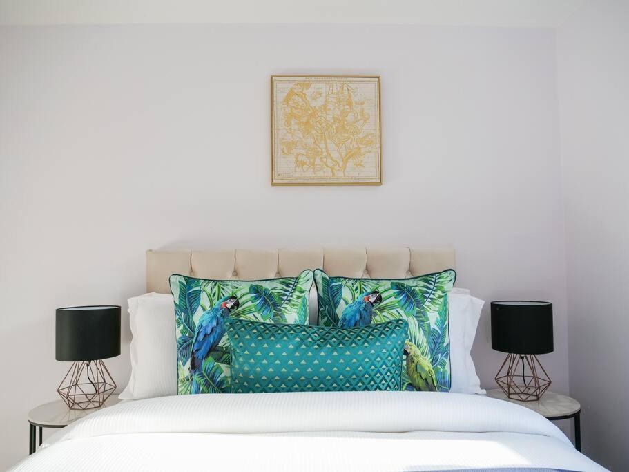 Stylish Retreat For Your Short Getaway Лондон Экстерьер фото