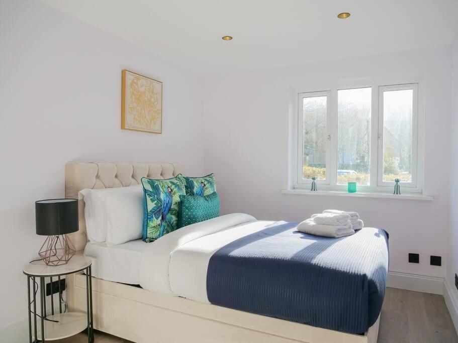 Stylish Retreat For Your Short Getaway Лондон Экстерьер фото