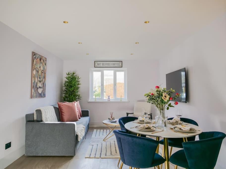 Stylish Retreat For Your Short Getaway Лондон Экстерьер фото